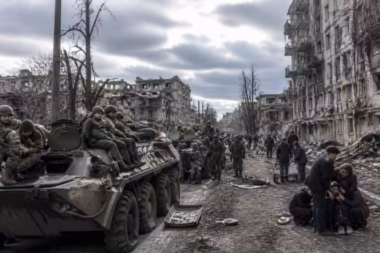 suivez les derniers développements du conflit en ukraine : l'armée russe au point mort et les frappes croisées causant la mort de 14 civils.