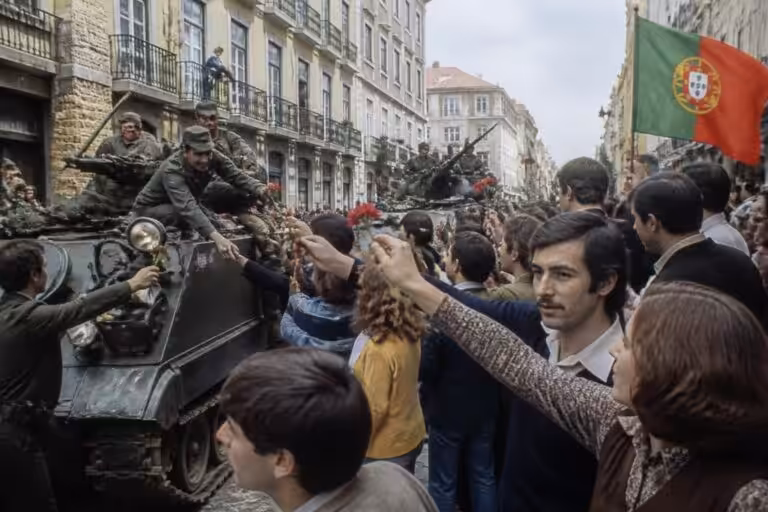 découvrez la révolution des œillets, son importance historique et la signification profonde de ce symbole dans le contexte du portugal.